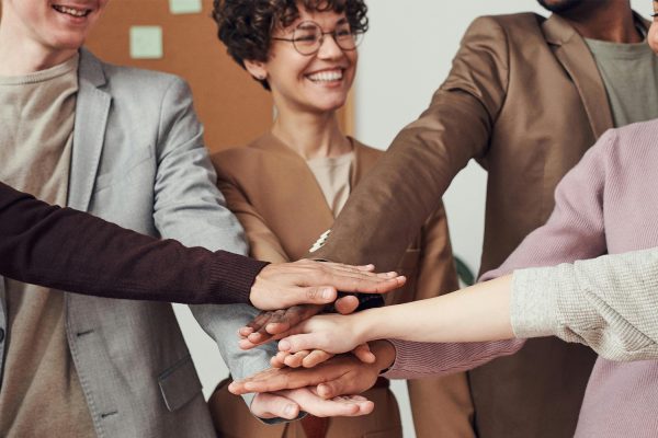 TECNICAS-Y-HABILIDADES-PARA-LA-MEDIACION-MANEJO-Y-RESOLUCION-DE-CONFLICTOS-EN-EQUIPOS-DE-TRABAJO
